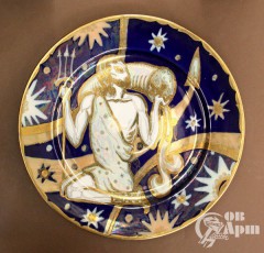 Декоративная тарелка "Водолей" из серии "Знаки зодиака"